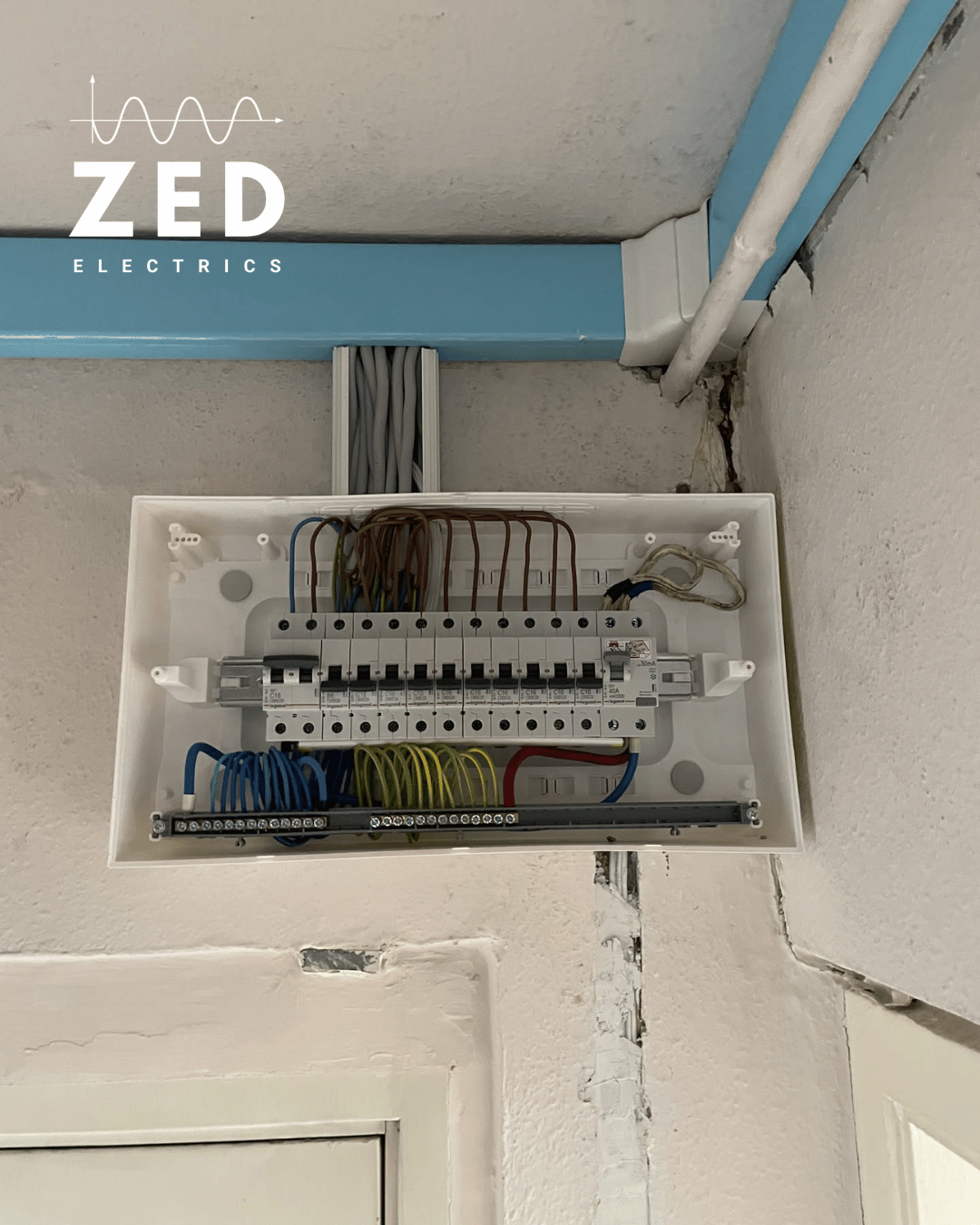 panel-villanyszereles-lakaseloszto.png